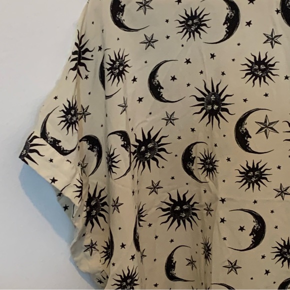 Hot Topic Celestial Top - Picture 6 of 7